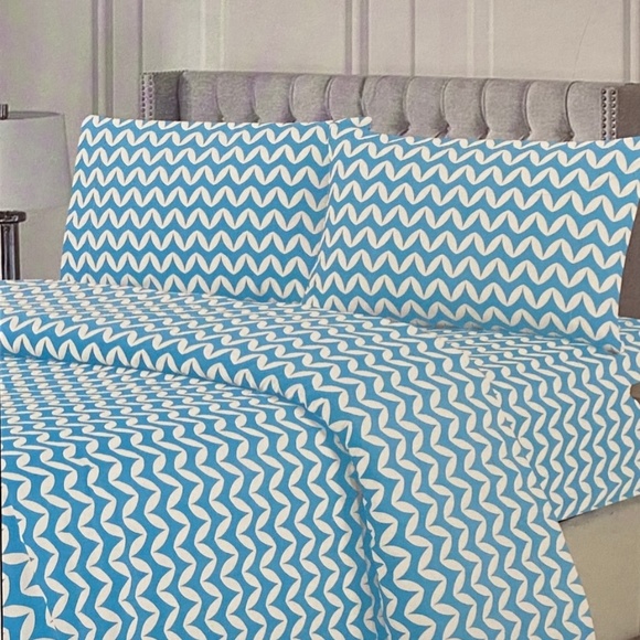 Kate & Co. Other - ✨FINAL RUN✨King 4pc Ice Blue Wave Bedsheets